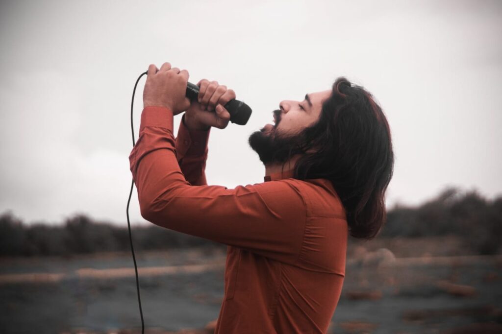 Top Live Singer in Delhi Noida Gurgaon Performing at a Wedding – Devashish Music