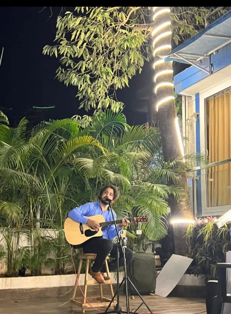Live singer performing at a wedding after you book a singer in Delhi