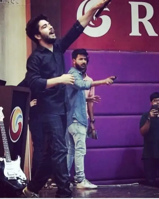 Hire Live Singer and Live Band in hyderabad performing on stage in Hyderabad during a wedding event, showcasing the best live singers in Hyderabad for corporate events and private parties.