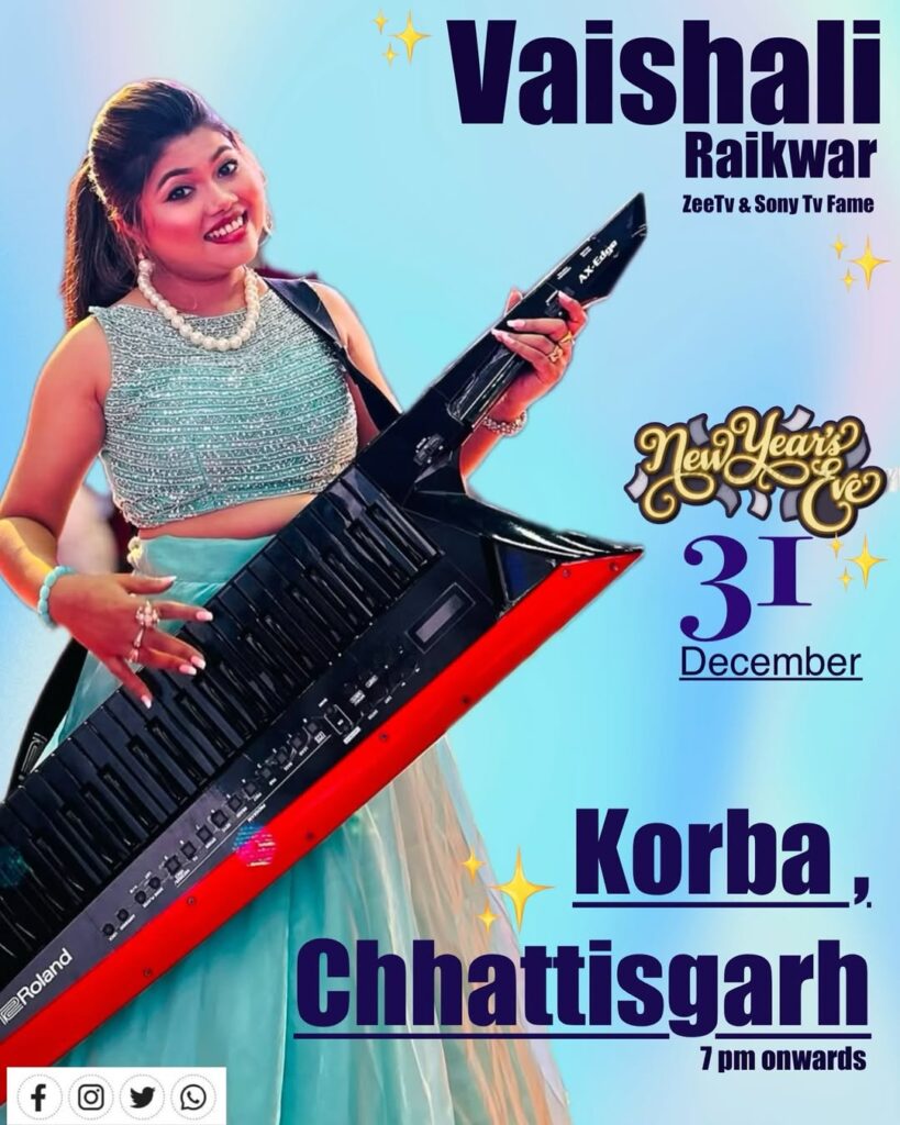 Vaishali Raikwar performing live on stage, one of the top live singers in Bhopal captivating the audience with her soulful voice