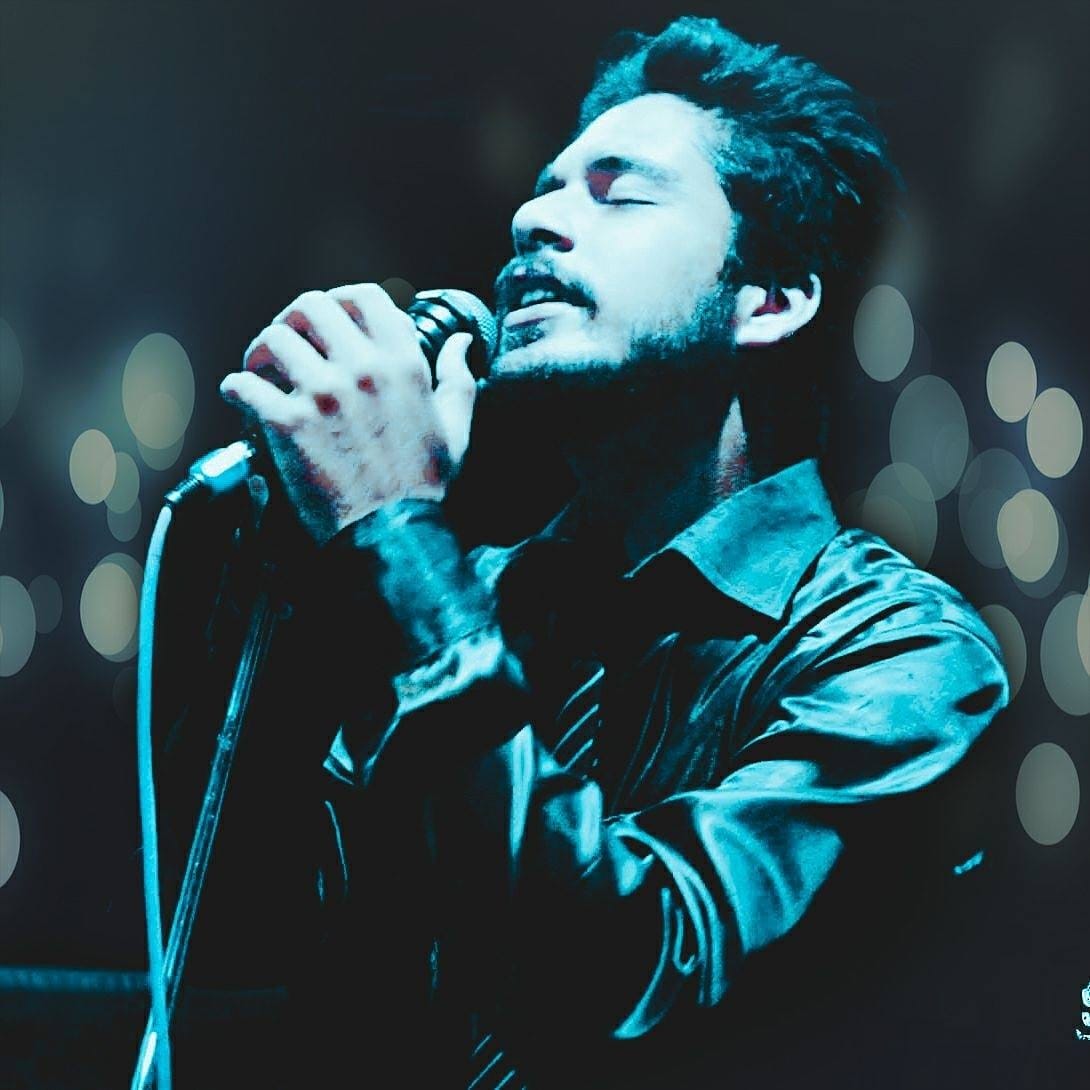 Live singer performing at a wedding event in Mumbai- Devashish Music